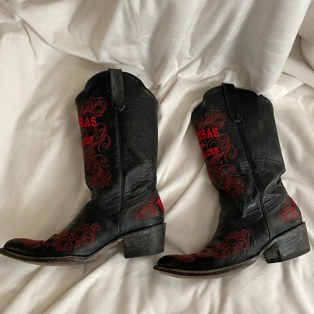 University of Arkansas Razorbacks Gameday Boots - Black Leather Cowboy Boots - Picture 4 of 9